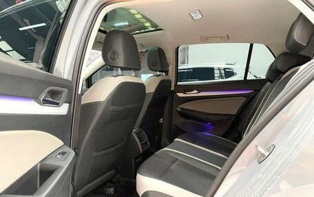 Volkswagen Golf VIII, 2022 год, 1 910 000 рублей, 13 фотография