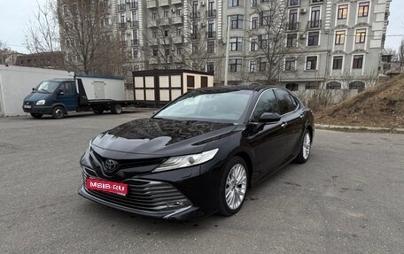Toyota Camry, 2019 год, 2 750 000 рублей, 1 фотография