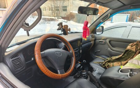 Toyota Land Cruiser 100 рестайлинг 2, 1998 год, 2 250 000 рублей, 12 фотография