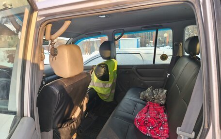 Toyota Land Cruiser 100 рестайлинг 2, 1998 год, 2 250 000 рублей, 13 фотография