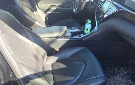 Toyota Camry, 2020 год, 2 400 000 рублей, 6 фотография