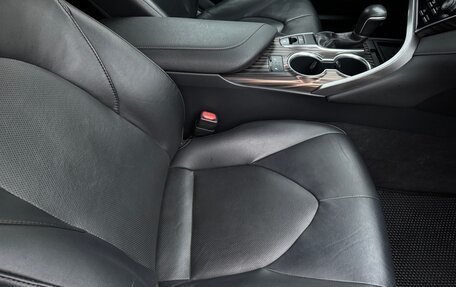 Toyota Camry, 2019 год, 2 750 000 рублей, 21 фотография