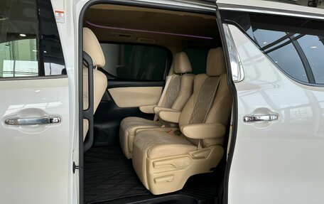 Toyota Alphard III, 2018 год, 4 999 900 рублей, 17 фотография
