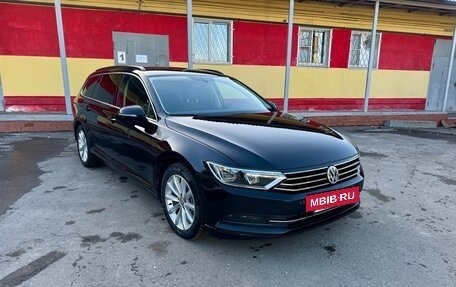 Volkswagen Passat B8 рестайлинг, 2017 год, 1 350 000 рублей, 3 фотография
