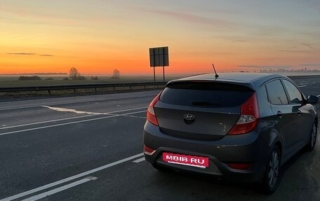 Hyundai Solaris II рестайлинг, 2011 год, 730 000 рублей, 5 фотография