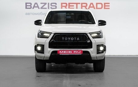 Toyota Hilux VIII, 2022 год, 7 299 000 рублей, 3 фотография