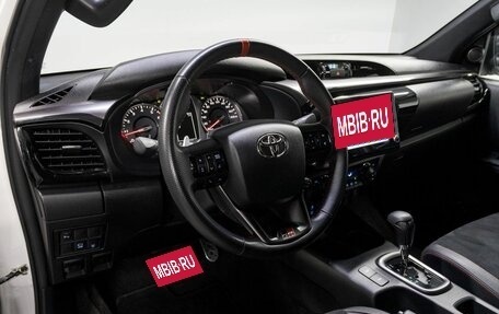 Toyota Hilux VIII, 2022 год, 7 299 000 рублей, 10 фотография