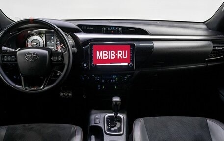 Toyota Hilux VIII, 2022 год, 7 299 000 рублей, 20 фотография