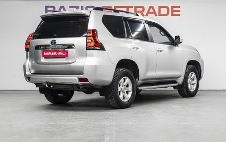 Toyota Land Cruiser Prado 150 рестайлинг 2, 2017 год, 6 550 000 рублей, 6 фотография