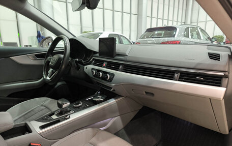 Audi A4, 2018 год, 1 795 000 рублей, 11 фотография