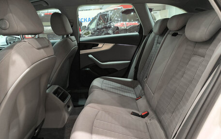 Audi A4, 2018 год, 1 795 000 рублей, 12 фотография