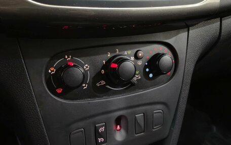 Renault Sandero II рестайлинг, 2018 год, 990 000 рублей, 19 фотография