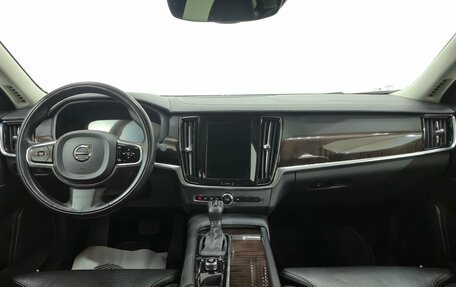 Volvo S90 II рестайлинг, 2018 год, 2 840 000 рублей, 11 фотография