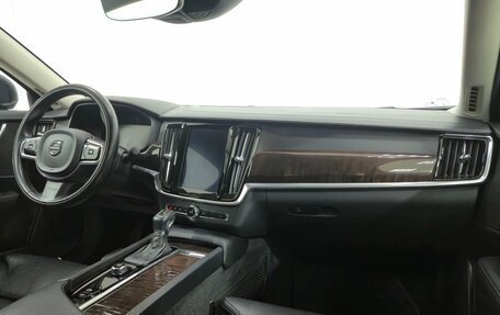 Volvo S90 II рестайлинг, 2018 год, 2 840 000 рублей, 13 фотография