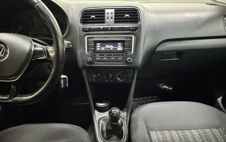 Volkswagen Polo VI (EU Market), 2015 год, 1 047 000 рублей, 7 фотография