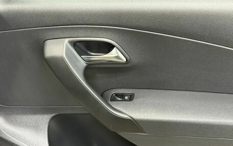 Volkswagen Polo VI (EU Market), 2015 год, 1 047 000 рублей, 13 фотография