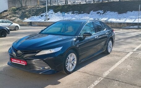 Toyota Camry, 2019 год, 2 950 000 рублей, 1 фотография