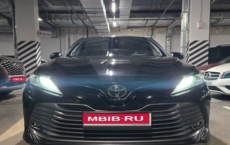 Toyota Camry, 2019 год, 3 000 000 рублей, 1 фотография