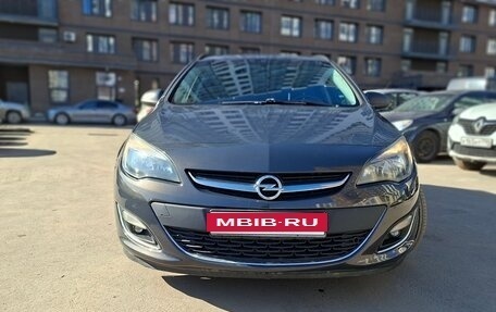 Opel Astra J, 2013 год, 17 фотография