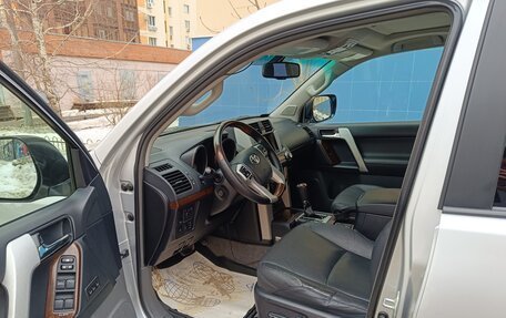 Toyota Land Cruiser Prado 150 рестайлинг 2, 2010 год, 2 931 200 рублей, 7 фотография