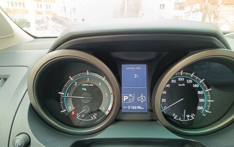 Toyota Land Cruiser Prado 150 рестайлинг 2, 2010 год, 2 931 200 рублей, 4 фотография