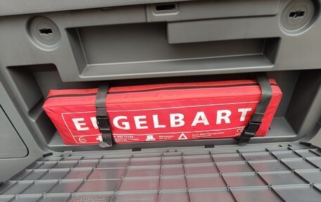 Toyota Land Cruiser Prado 150 рестайлинг 2, 2010 год, 2 931 200 рублей, 16 фотография