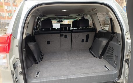 Toyota Land Cruiser Prado 150 рестайлинг 2, 2010 год, 2 931 200 рублей, 18 фотография