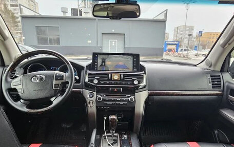 Toyota Land Cruiser 200, 2011 год, 3 100 000 рублей, 8 фотография