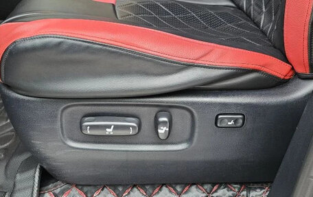 Toyota Land Cruiser 200, 2011 год, 3 100 000 рублей, 24 фотография