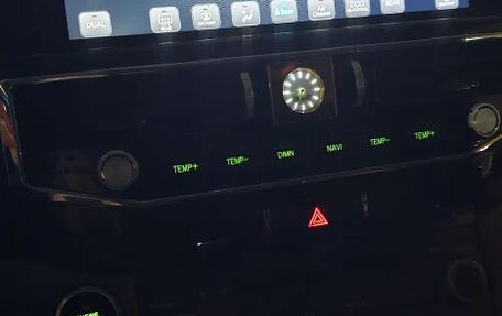 Toyota Land Cruiser 200, 2011 год, 3 100 000 рублей, 27 фотография