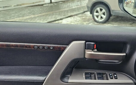 Toyota Land Cruiser 200, 2011 год, 3 100 000 рублей, 30 фотография