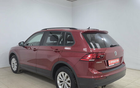 Volkswagen Tiguan II, 2018 год, 1 950 000 рублей, 6 фотография