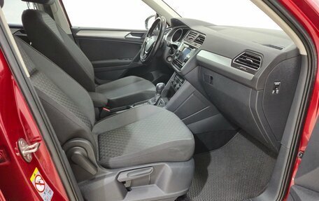 Volkswagen Tiguan II, 2018 год, 1 950 000 рублей, 13 фотография