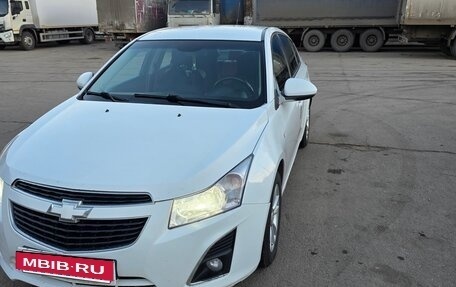 Chevrolet Cruze II, 2013 год, 700 000 рублей, 2 фотография