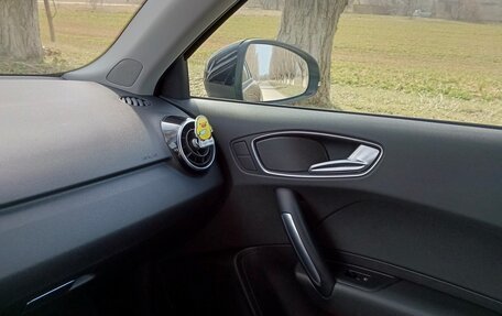 Audi A1, 2012 год, 1 420 000 рублей, 9 фотография