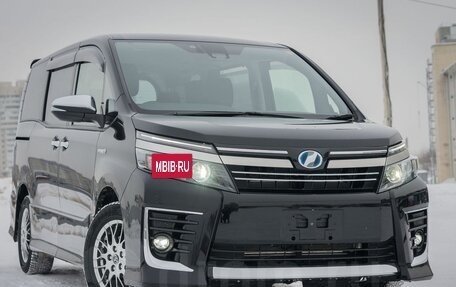Toyota Voxy III, 2017 год, 2 500 000 рублей, 7 фотография