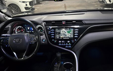 Toyota Camry, 2019 год, 3 000 000 рублей, 10 фотография