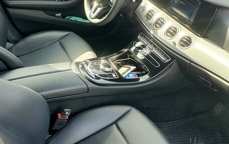 Mercedes-Benz E-Класс, 2019 год, 2 000 000 рублей, 5 фотография