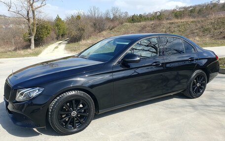 Mercedes-Benz E-Класс, 2019 год, 2 000 000 рублей, 3 фотография
