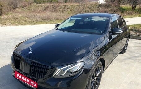 Mercedes-Benz E-Класс, 2019 год, 2 000 000 рублей, 2 фотография