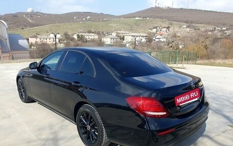 Mercedes-Benz E-Класс, 2019 год, 2 000 000 рублей, 4 фотография