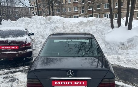Mercedes-Benz E-Класс, 1993 год, 240 000 рублей, 5 фотография