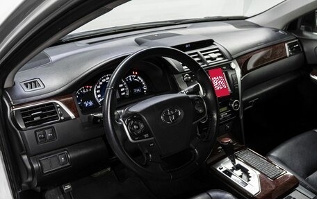 Toyota Camry, 2013 год, 1 920 000 рублей, 10 фотография