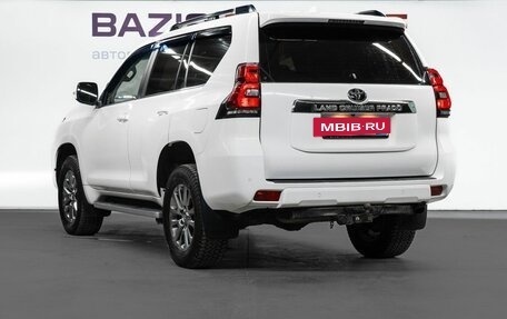 Toyota Land Cruiser Prado 150 рестайлинг 2, 2017 год, 4 999 000 рублей, 8 фотография