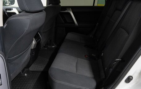 Toyota Land Cruiser Prado 150 рестайлинг 2, 2017 год, 4 999 000 рублей, 18 фотография