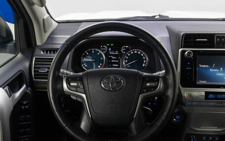 Toyota Land Cruiser Prado 150 рестайлинг 2, 2017 год, 4 999 000 рублей, 23 фотография