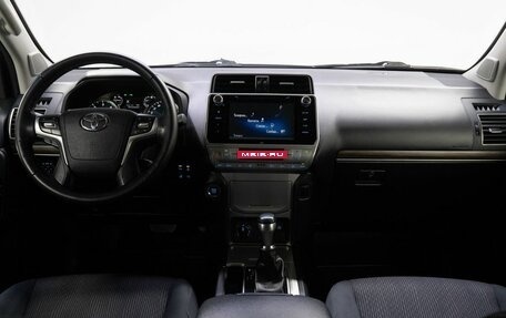 Toyota Land Cruiser Prado 150 рестайлинг 2, 2017 год, 4 999 000 рублей, 22 фотография