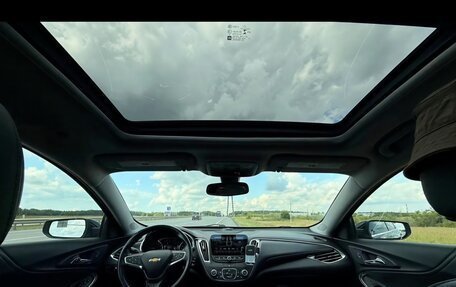 Chevrolet Malibu IX, 2017 год, 1 690 000 рублей, 5 фотография