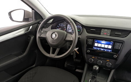 Skoda Octavia, 2017 год, 1 785 000 рублей, 25 фотография