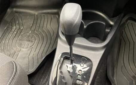 Toyota Vitz, 2019 год, 760 000 рублей, 11 фотография